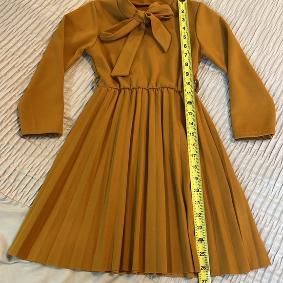 🟢 BUNDLE 2 ITEMS for 20$ - Girls DRESS in excellent condition - Picture 9 of 14